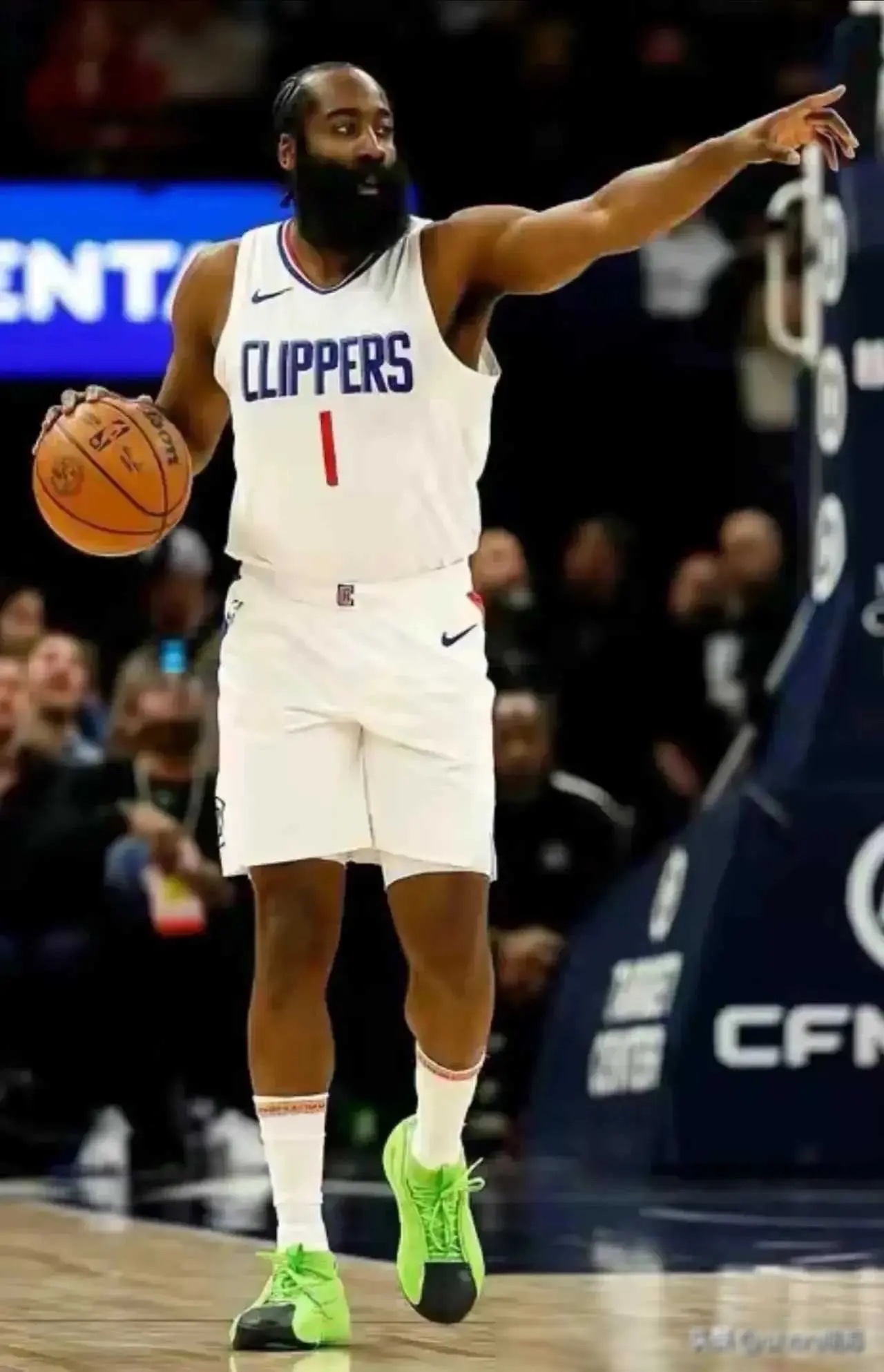 亚博体育-雄鹿不断突破!,蒂姆连续十五场比赛得分超过夺冠全场沸腾不已的简单介绍