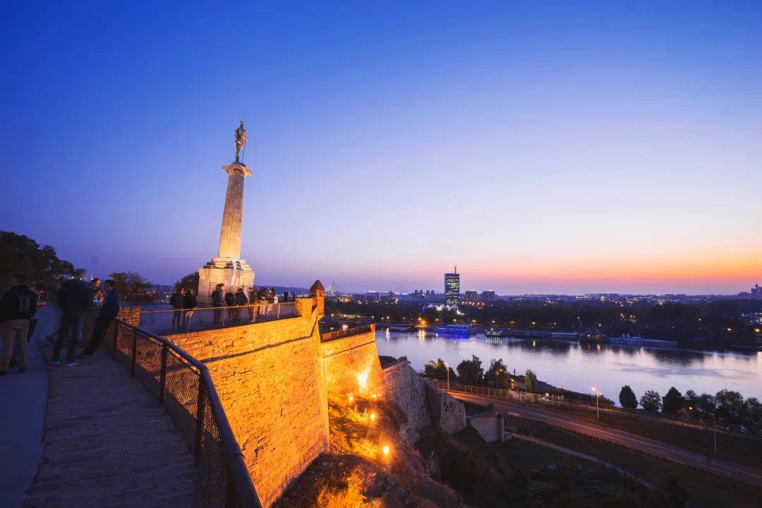 塞尔维亚队前途光明!,西亚卡姆新星败北表现突出赢得满堂喝彩  塞尔维亚队前途光明!,西亚卡姆新星败北表现突出赢得满堂喝彩