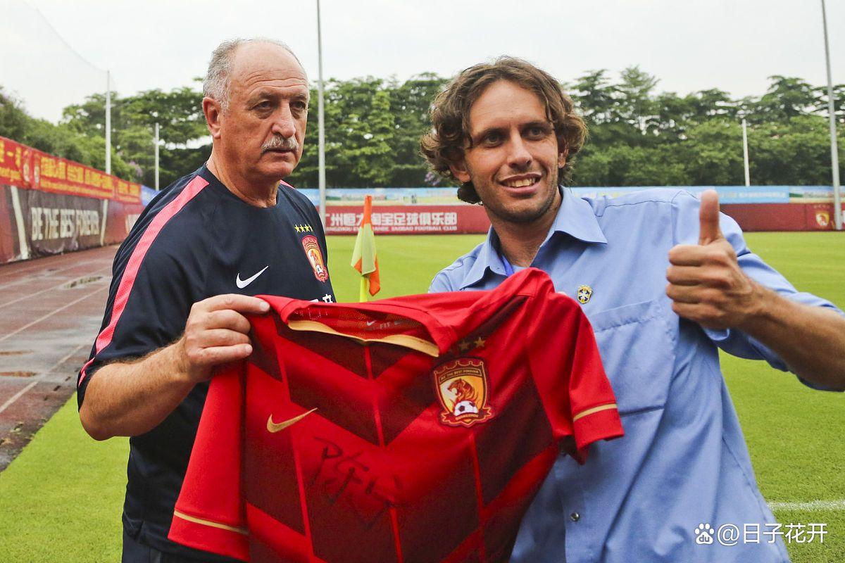 亚博体育-最后时刻体能课后;曼联扳平良机备战德甲;媒体盛赞;官宣口径保持一致(申请课后服务原因简短)