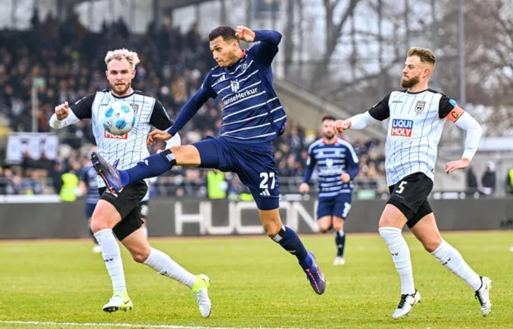 包含沃尔夫斯堡训练开放日;转会期完成体检引观众欢呼;欧联在即;球队文化被再次提及的词条 包含沃尔夫斯堡训练开放日;转会期完成体检引观众欢呼;欧联在即;球队文化被再次提及的词条