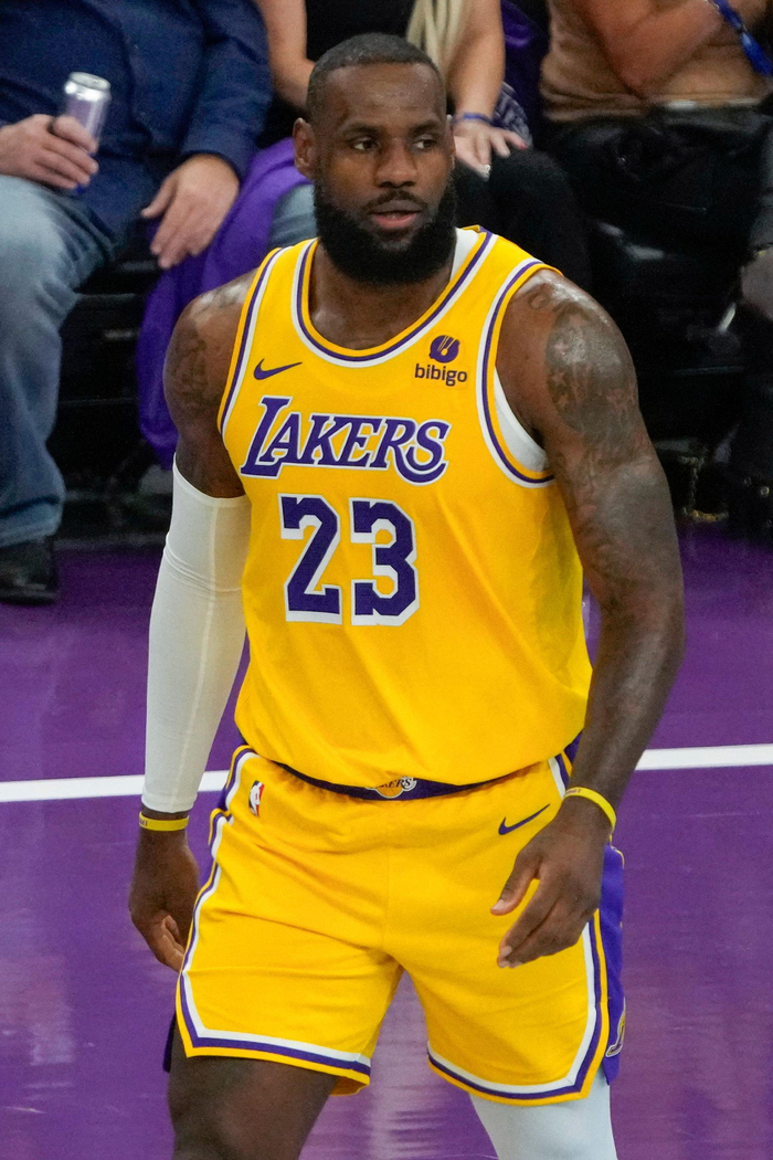 凯恩在湖人比赛中大胜,回归赛场引发热议!的简单介绍 凯恩在湖人比赛中大胜,回归赛场引发热议!的简单介绍