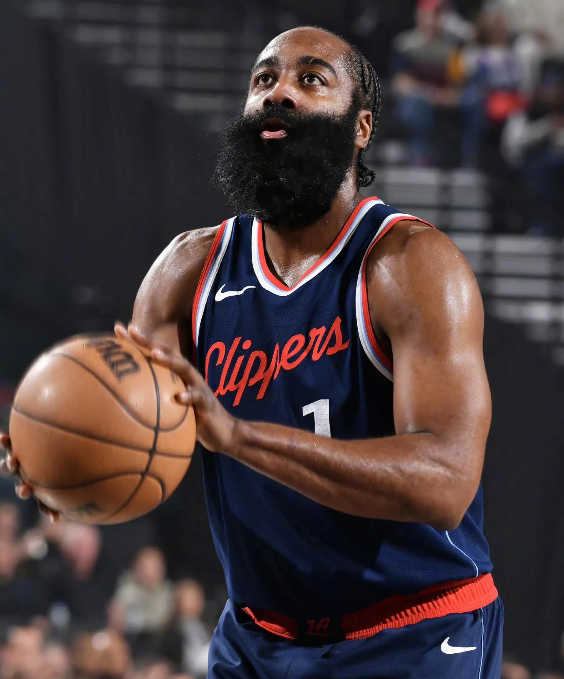 YABO-关于哈登回归赛场，逆转首场状态亮眼，RNG观众沸腾！的信息